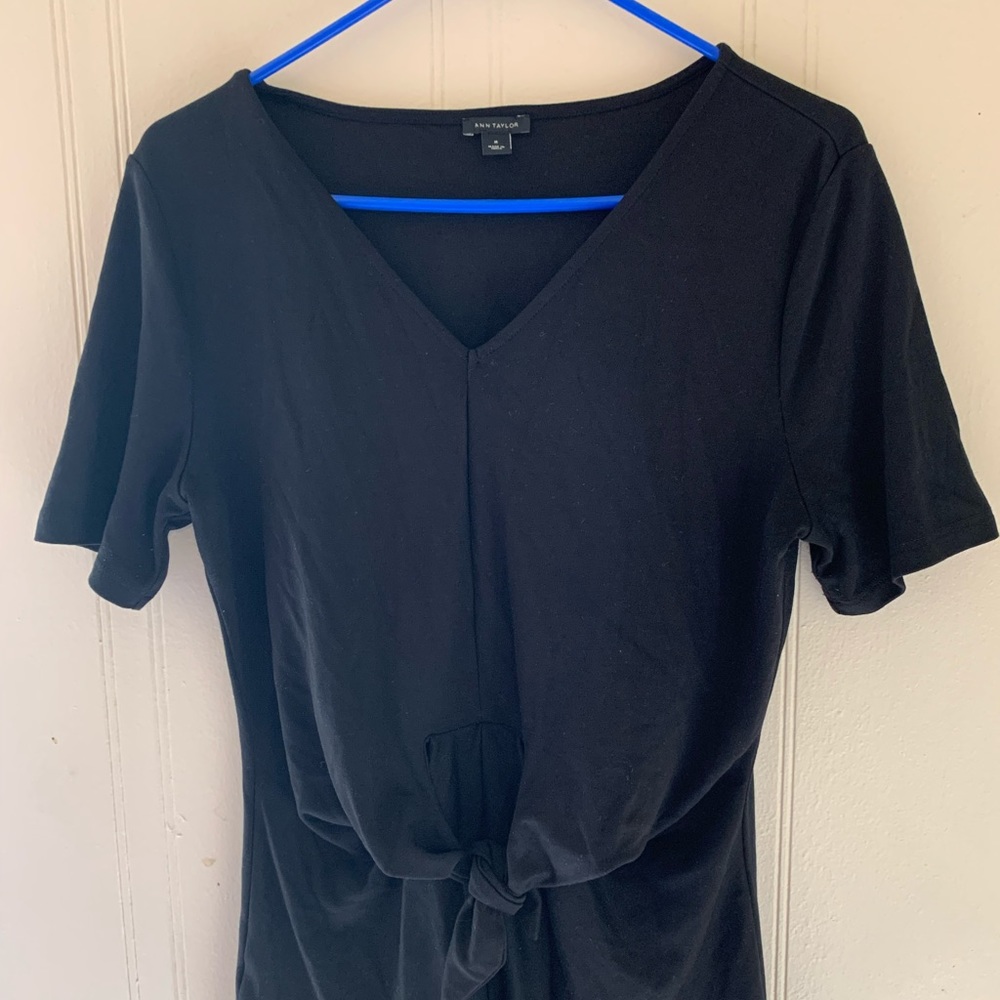 Women short sleeves, Ann Taylor, medium, used once, great condition, super cute.